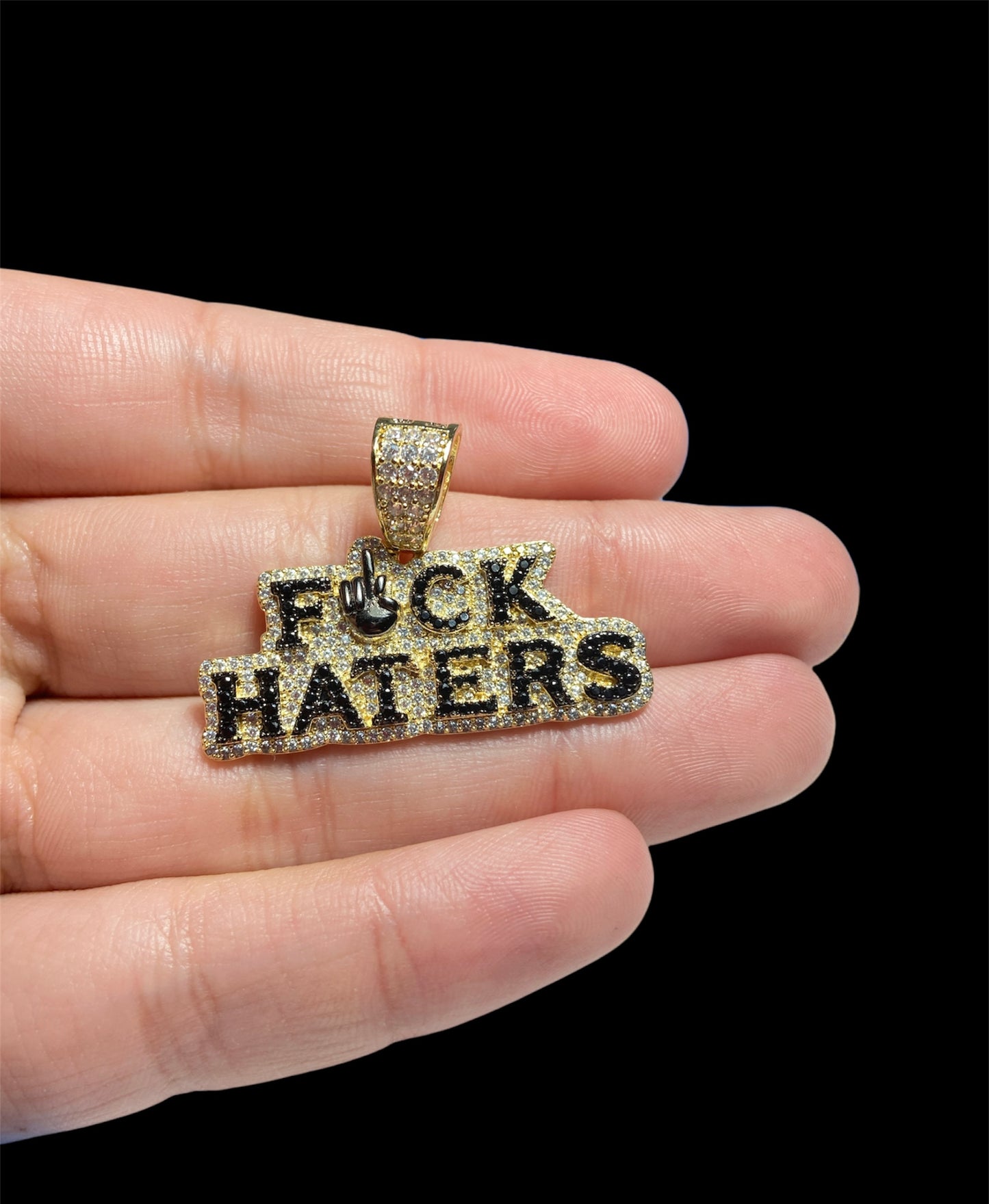 Pendant “F🖕CK HATERS”