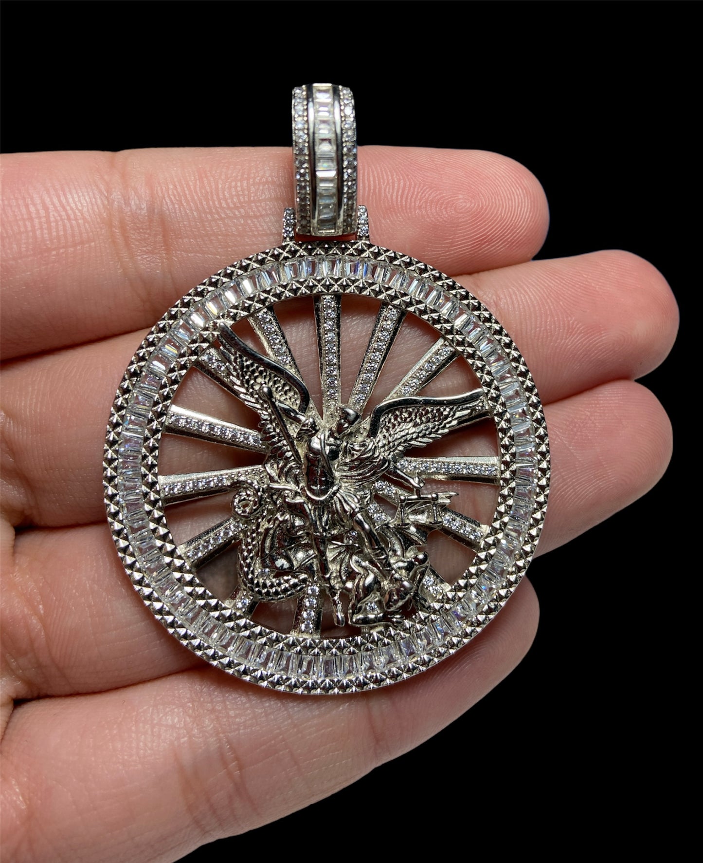 Pendant St Michael y St Arcángel Baguettes