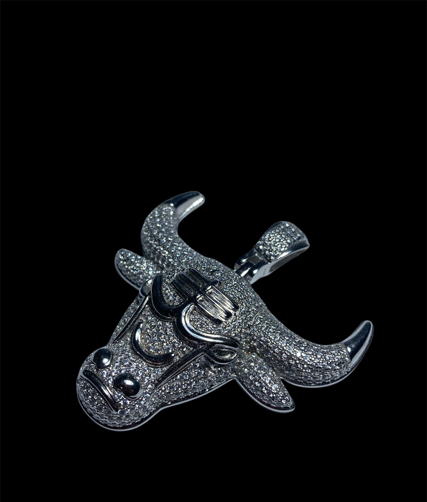 Pendant Bulls