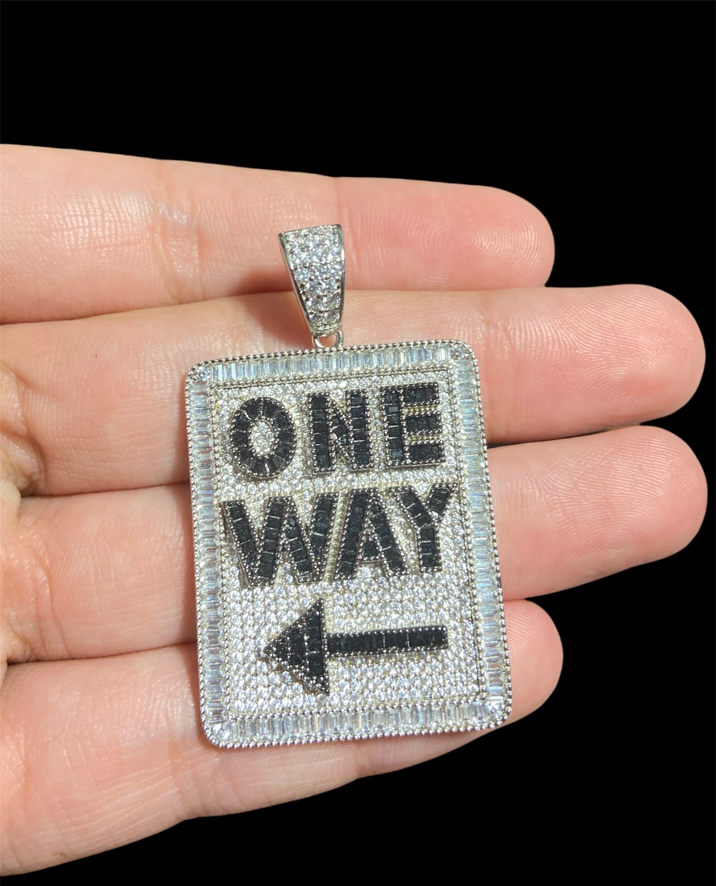 Pendant “ONE WAY”
