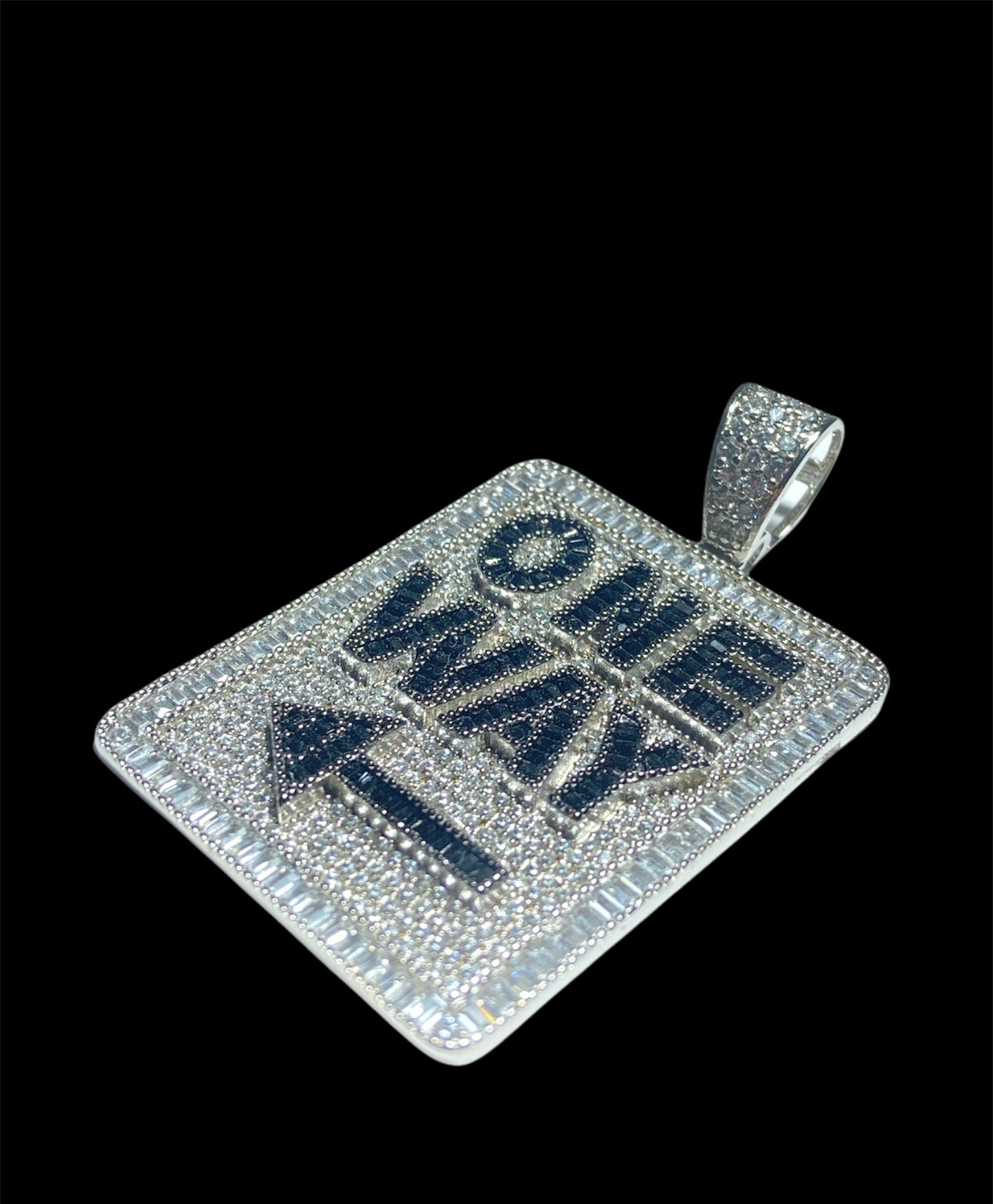 Pendant “ONE WAY”