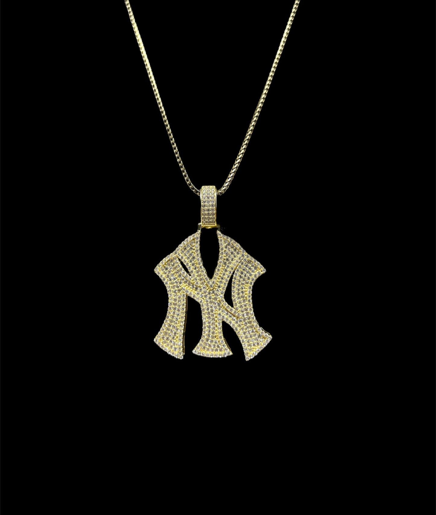 New York Pendant W/ Chain 20”