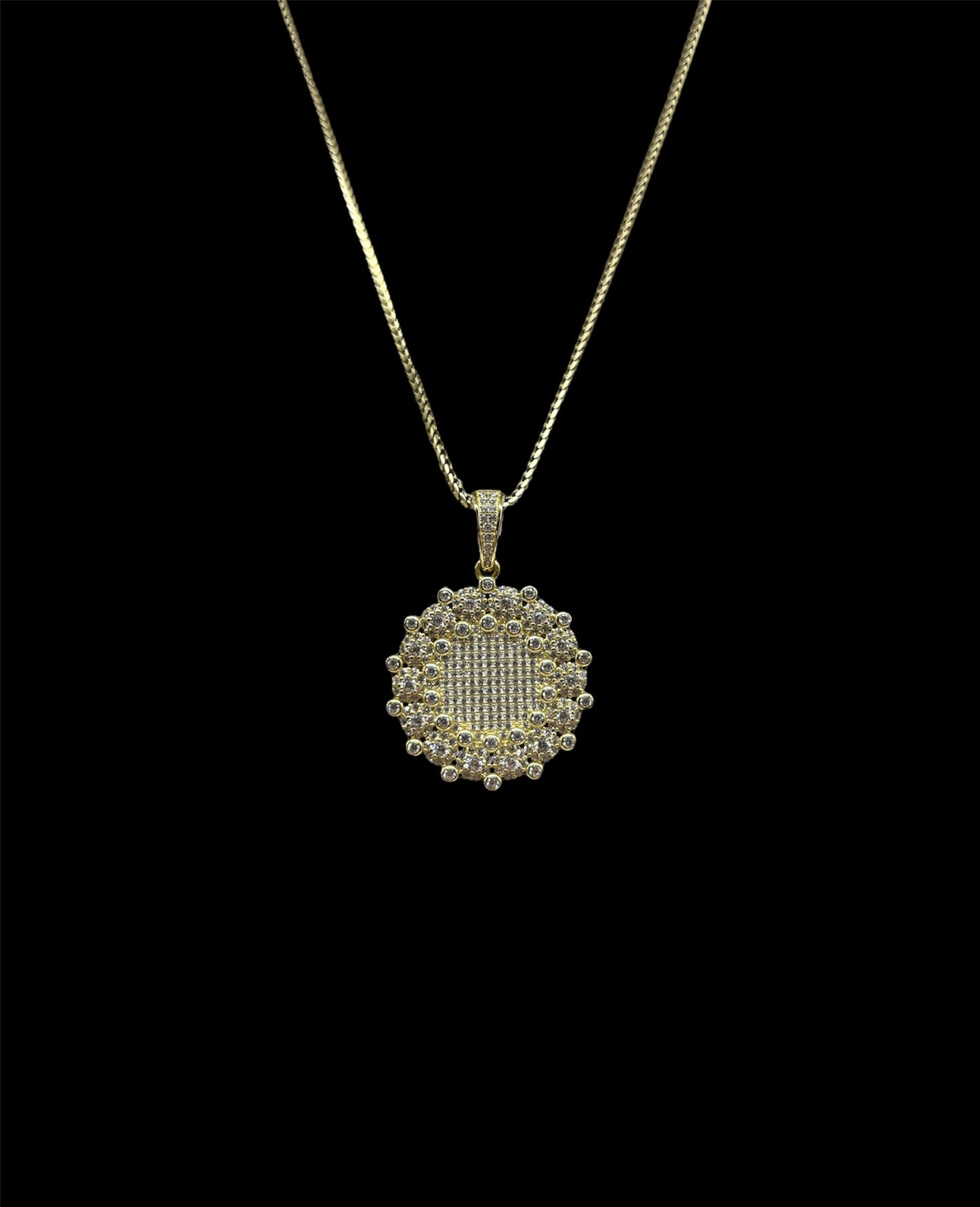 Flower Setting Pendant W/ Chain 20”