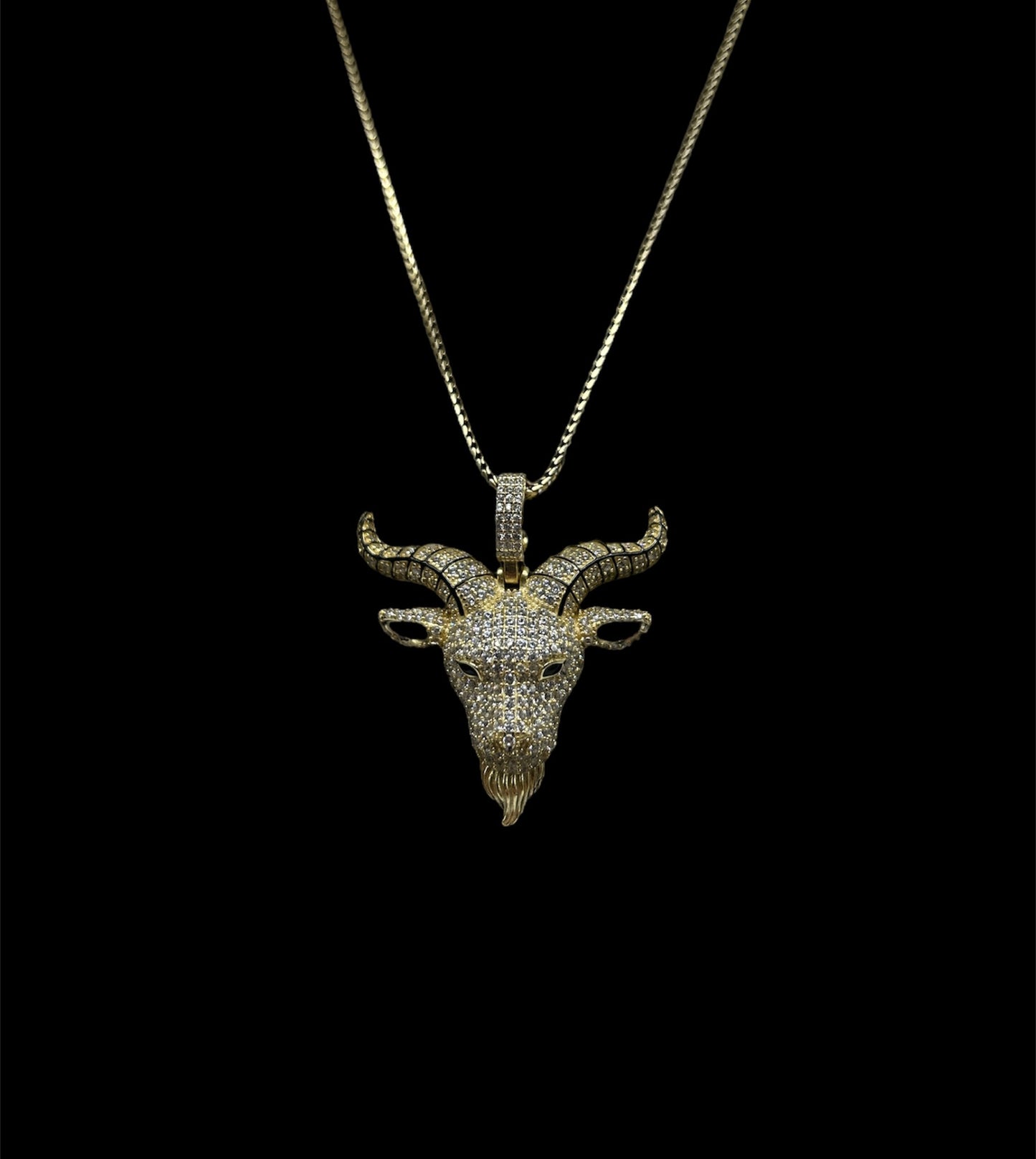 Goat Head W / Chain 20”