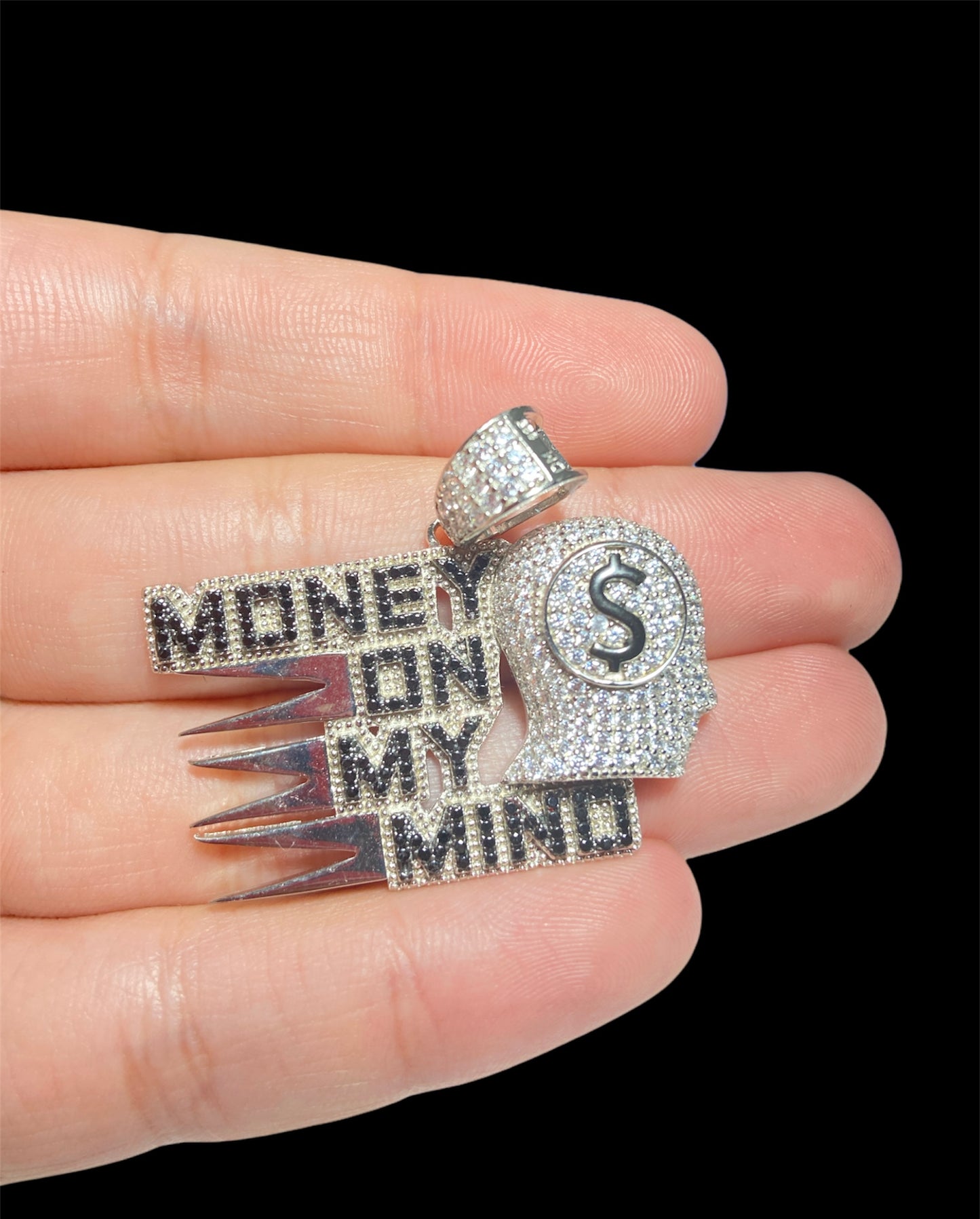 Pendant “MONEY ON MY MIND”